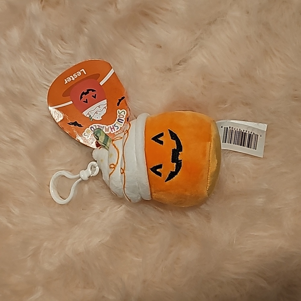 Lester 3.5" NWT clip squishmallow